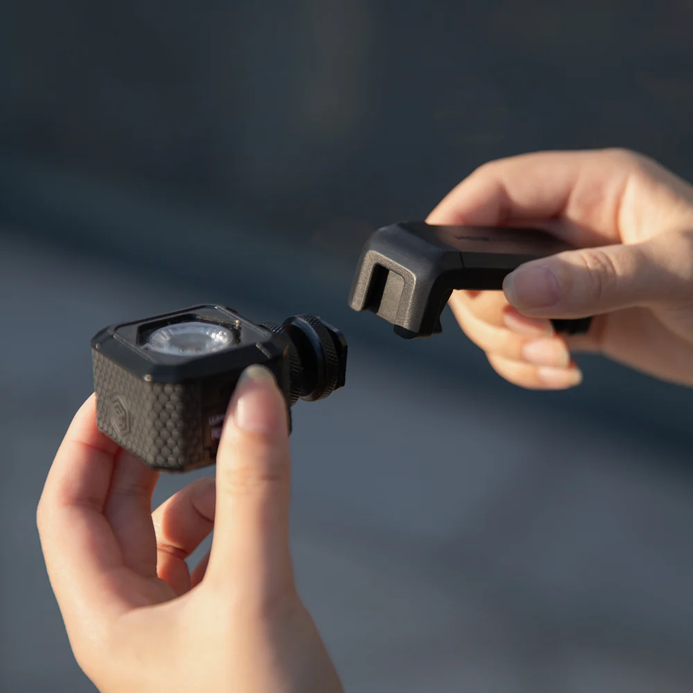 Versatile Smartphone Holder - Image 4
